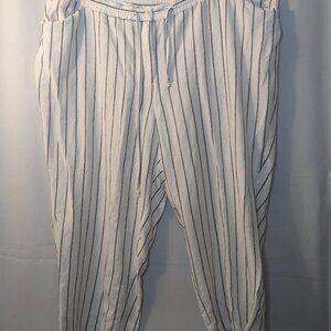 Lane Bryant White and Black Striped Capri Pants Size 24